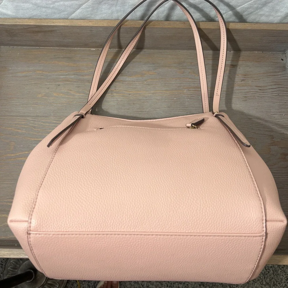 Liz Claiborne Large Light Pink  Faux‎ Leather Tote Purse Excellent Condition